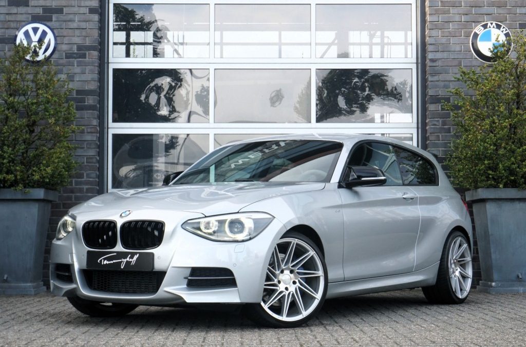 BMW 1-SERIE M135i XDRIVE. HIGH EXE. AUT. – LEDER – 19 INCH