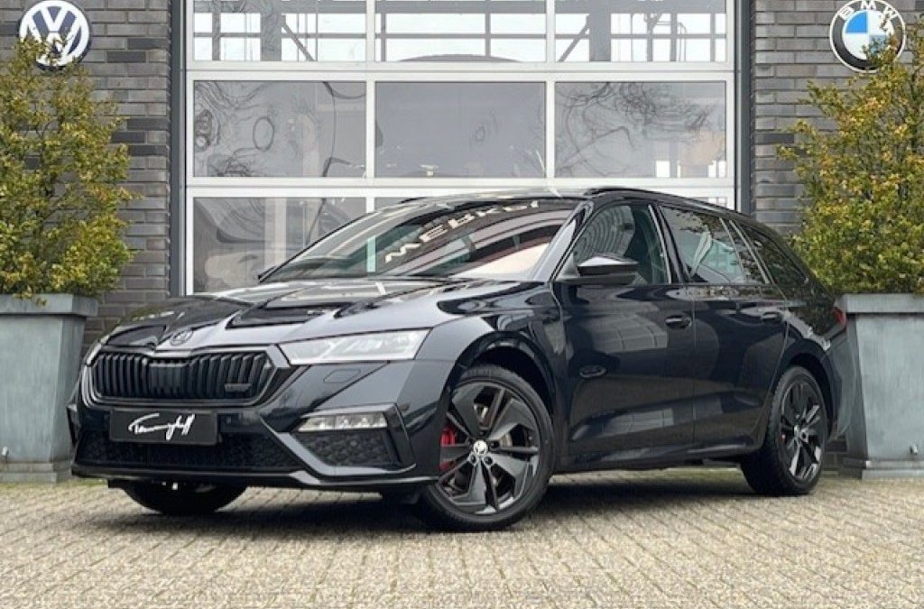 SKODA OCTAVIA RS FIRST EDITION IV – PANO – TREKGEWICHT – HEAD UP – 18 INCH