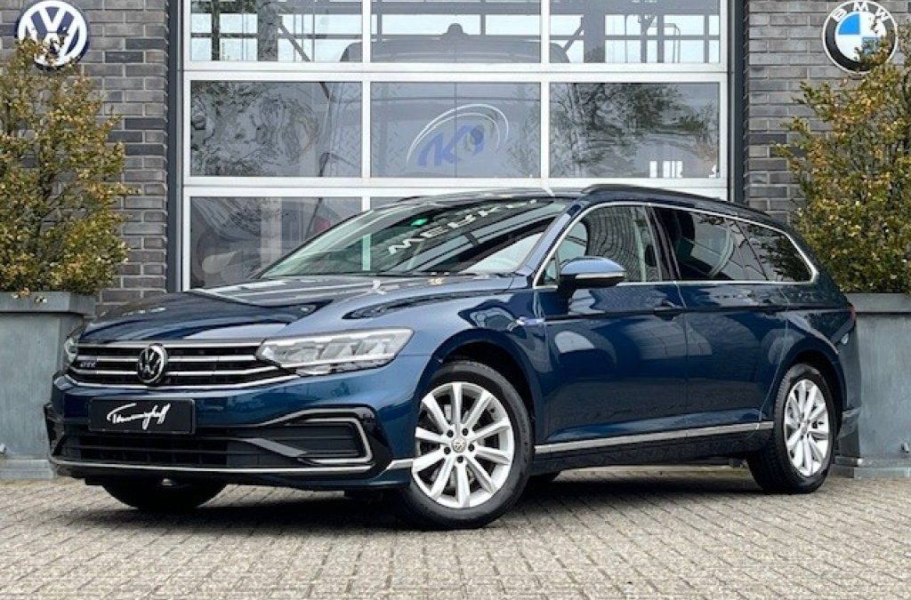VOLKSWAGEN PASSAT VARIANT 1.4 TSI GTE VIRTU – HEAD-UP – MASSAGE – AD. CRUISE – CAMERA