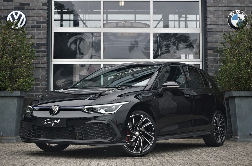 VOLKSWAGEN GOLF 1.4 E-HYBRID GTE – AD. CRUISE – STUURVERW. – 19 INCH