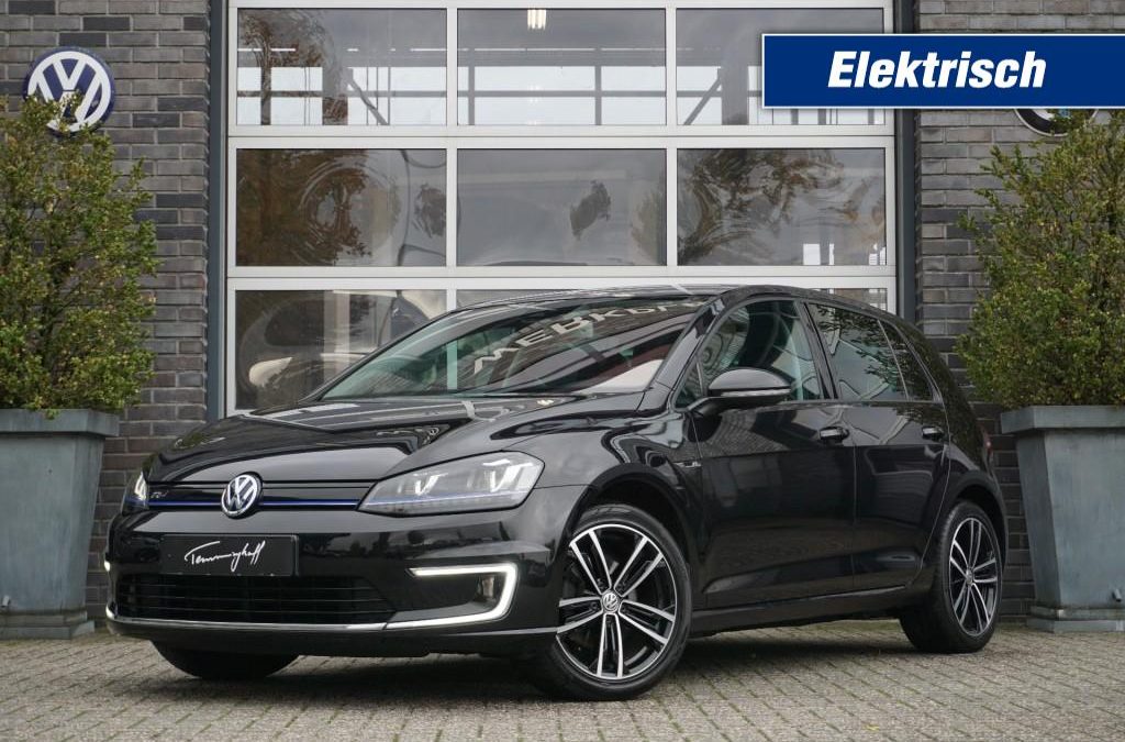 VOLKSWAGEN E-GOLF R-LINE – NAVI – CAMERA – STOELV.