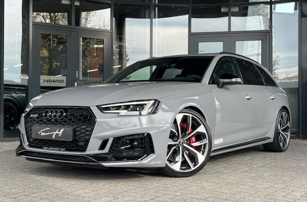 AUDI RS4 2.9 TFSI RS4 QUATTRO – PANO – MILLTEK – BenO