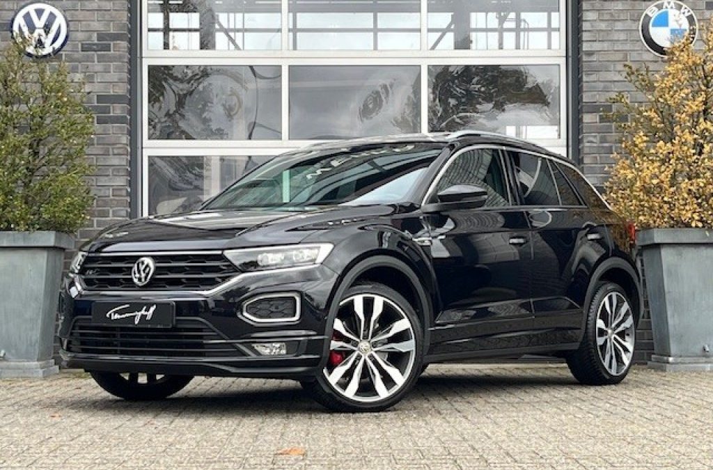 VOLKSWAGEN T-ROC 1.5 TSI AUT. SPORT R-LINE BEATS – VIRTU – PANO. DAK – TREKH.