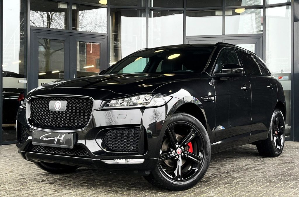 JAGUAR F-PACE 2.0T AWD R-SPORT – CHEQUERED FLAG – PANO
