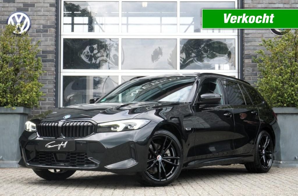 BMW 3-SERIE TOURING 330E LCI XDRIVE M-SPORT – LEDER – PANO – AMBIENTE