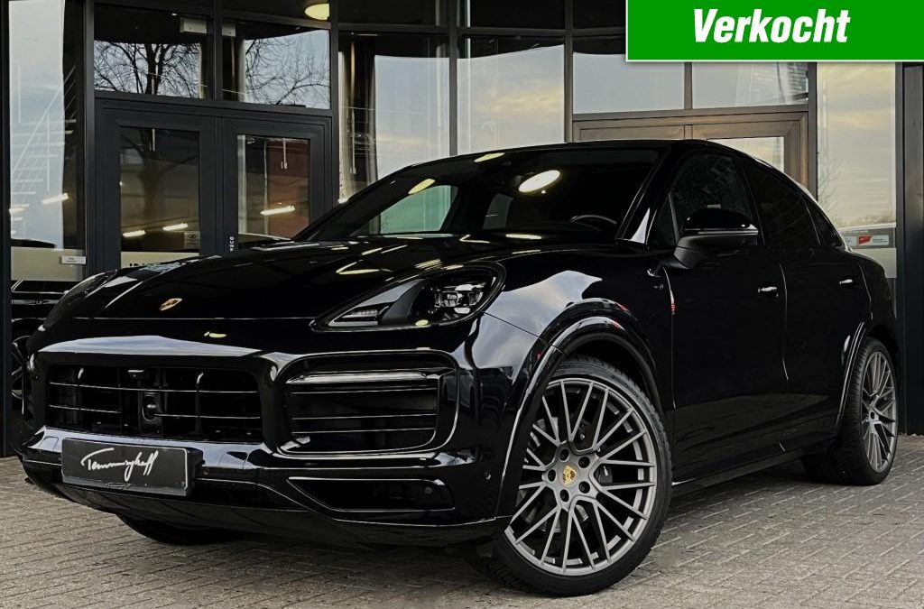 PORSCHE CAYENNE COUPE 3.0 E-HYBRID – ORG. NL. – SPORT CHR. – PANO – 4-WIELST. – 22 INCH