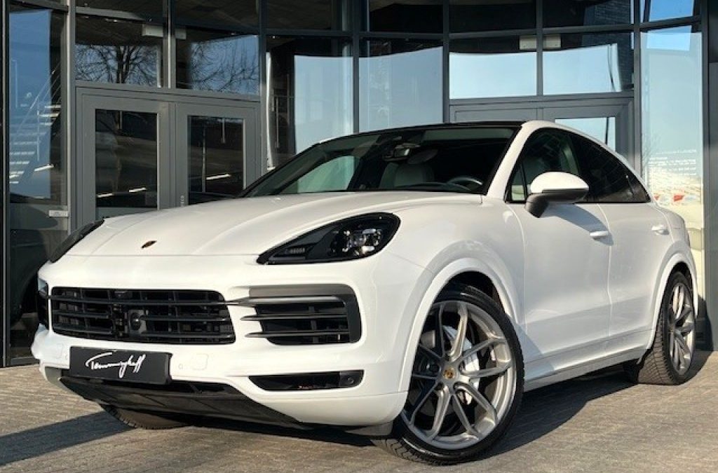 PORSCHE CAYENNE 3.0 E-HYBRID – PANO – BOSE – 22 INCH – ORG. NL.