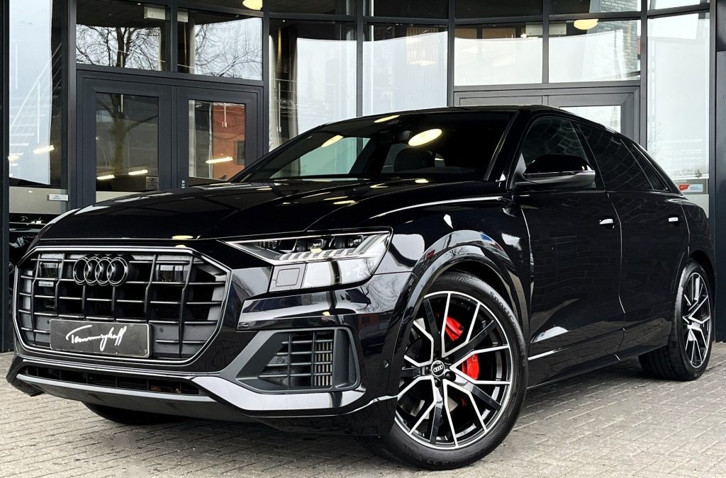 AUDI Q8 55 TFSI E Q S-LINE – LEDER – EL. TREKH. – 22 INCH